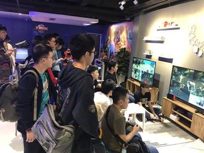 聚合游戲豪杰，八位堂(8BitDo)完美助力天下聚會廣州站游戲開發(fā)